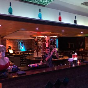 Jumanji-Lounge-Bar-Theke